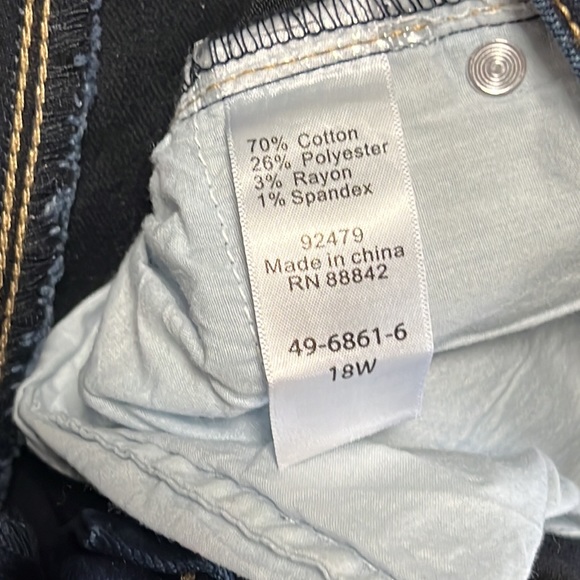 Dark Wash Denim Jeans Women’s Size 18W Sexy Stretch Straight Leg LIKE NEW - Picture 7 of 9